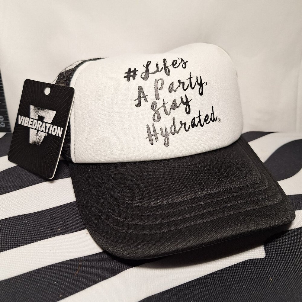 NWT Vibedration Trucker Cap/Hat - black white - NEW